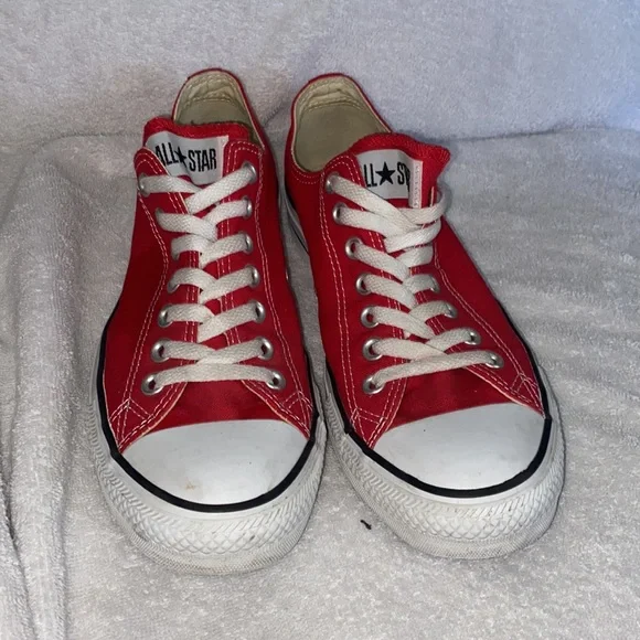 Red Converse Chuck Taylor’s - Picture 5 of 6